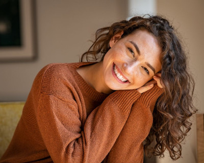 Obstaja razlika med močno in dominantno žensko