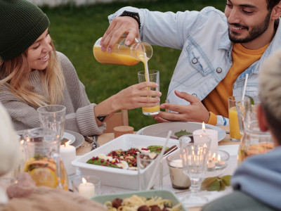 Lažje je jokati, kot se soočiti s svojimi demoni