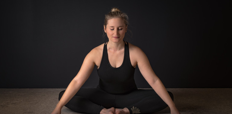 3 Jin joga položaji, ki sproščajo napetosti