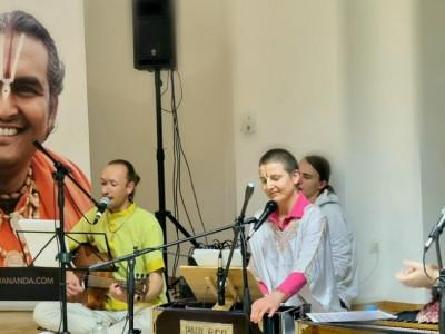 Kirtan val sreče 