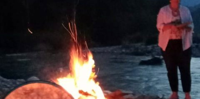Praznovanje solsticija ob reki, ognju, bobnu NASMEH❤️