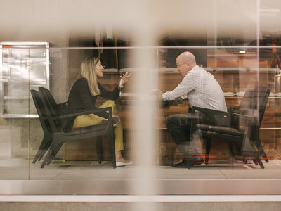 Energijski preboj za boljše odnose: Premagajte strahove in izboljšajte komunikacijo