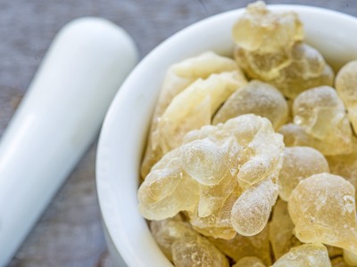 Aromatična kadila - kaj vse lahko uporabimo kot kadilo in kako?