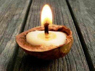 Tratak – zakaj bi strmeli v plamen sveče?