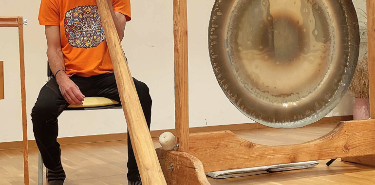 Zvočna gong kopel in didgeridoo