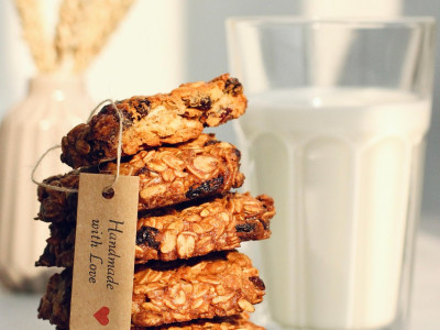 Slastno zdravi piškoti iz ovsenih kosmičev in sveže naribanega ingverja