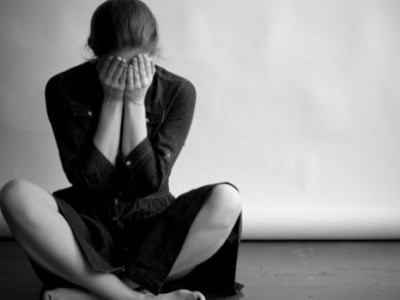 Moja opazovanja povezav med dieto, ki vsebuje nizko vrednost ogljikovih hidratov, izgubo teže, telesno vadbo in anksioznostjo  