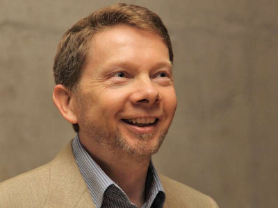 25 citatov Ekhardta Tolle-ta