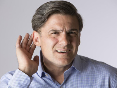 Andrej, nič se vas ni slišalo tule zadaj ... 