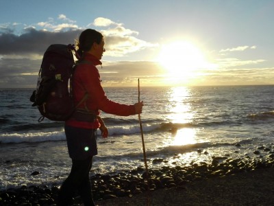 5.000 km peš s partnerko, brez denarja