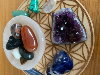 Informiranje svojih kristalov in joga nidra