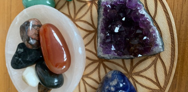 Informiranje svojih kristalov in joga nidra