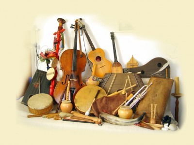 Razmišljanje o današnji usodi ljudske glasbe