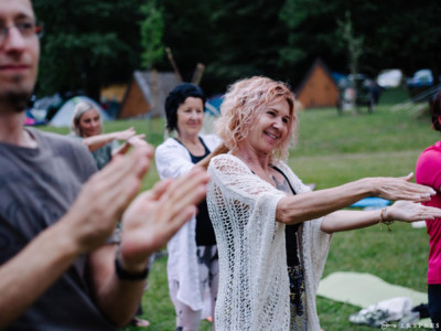 Universal camp: transformacijski spiritualni kamp