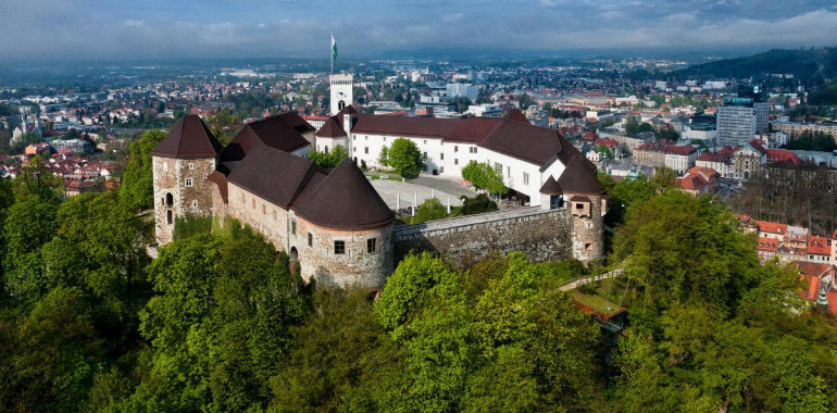 Brezplačna Zvočna terapija - Ljubljanski grad
