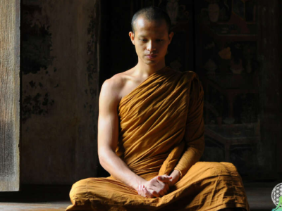 Deček in nenavadni zvok samostana na gori (modernizirana budistična zgodba)