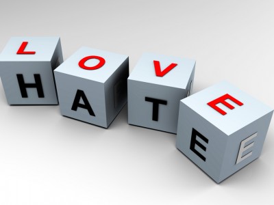 Lahko ljubite ali sovražite ... oboje ne gre!