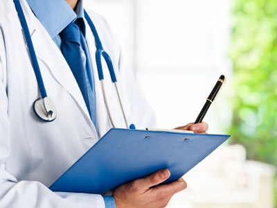 Raziskava potrjuje učinkovitost akupunkture in zelišč pri zdravljenju IBS