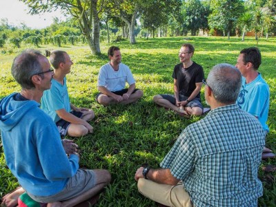 5 razlogov, zakaj se pridružiti moški skupini