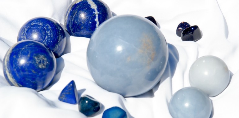 Prebujanje intuicije s kristali: Mir, delavnica