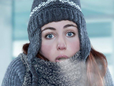 Vas stalno zebe in ste utrujeni – kako si pomagati na naraven način?