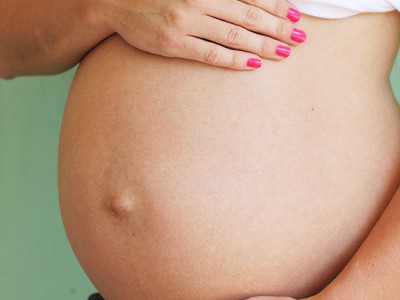 Nosečnica, čutiš napetost v ledvenem in križnem predelu?