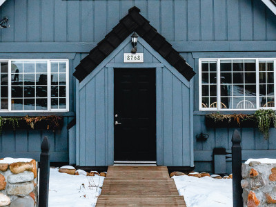 Odkrij numerološki pomen tvoje hišne številke - vodnik do razumevanja energij tvojega doma!