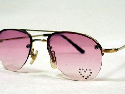 Očala ljubezni ali očala kritike?