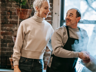 Moški pri hrani razmišljamo kot ženske pri objemih!