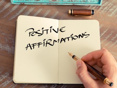 Afirmacije za različna področja življenja; ljubezen, delo, samozavest, sprostitev, preteklost