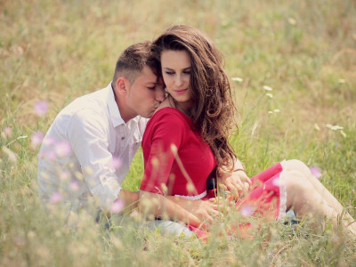 Deklice se od majhnega 'navaja' na rešitelje in prince na belih konjih 