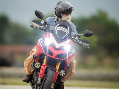 Začelo se je 30.000 km dolgo potovanje za rešitev prsti po vsem svetu. Naslednja postaja: Slovenija