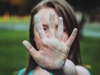 Astrološka napoved JUNIJ 2021: 4 retrogradni planeti - vesolje te roti, da upočasniš!