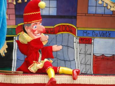 Kdo ima koga za norca?