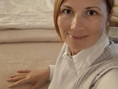 Pomlajevalna masaža obraza/Masaža obraza s podporo Reiki energij