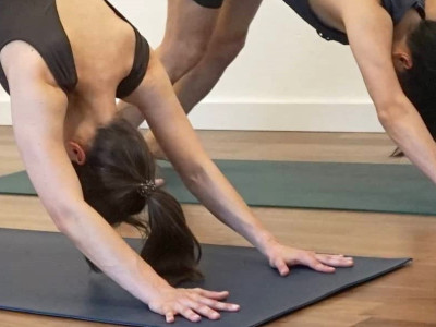 Hatha Joga z mednarodno učiteljico Asjo 