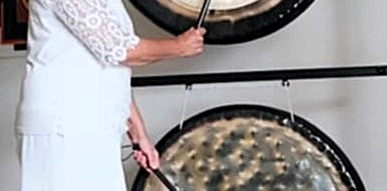 Gong kopel s kristalno vibracijo 