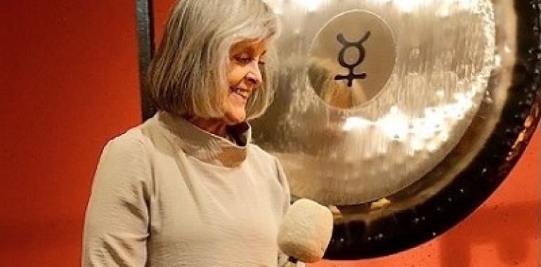 Gong kopel  pred prazno Luno