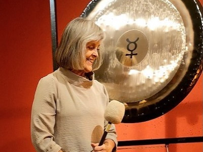 Triurna gong kopel  -  Modrosti vode 