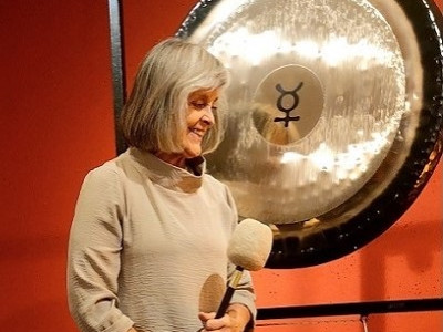 Gong kopel  na polno Luno