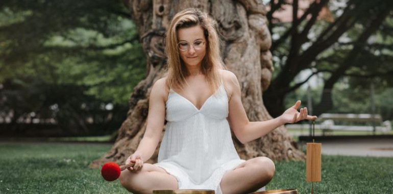 Renata Damiš, AURORI, intuitivna svetovalka, zvočna terapevtka, učiteljica kundalini yoge, pranayame in meditacije