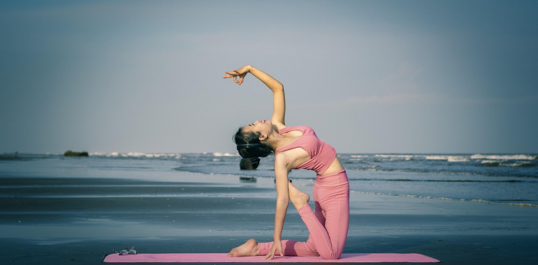 Zakaj je joga dobra oblika telesne vadbe in katere štiri bolezni lahko preprečimo z jogo?